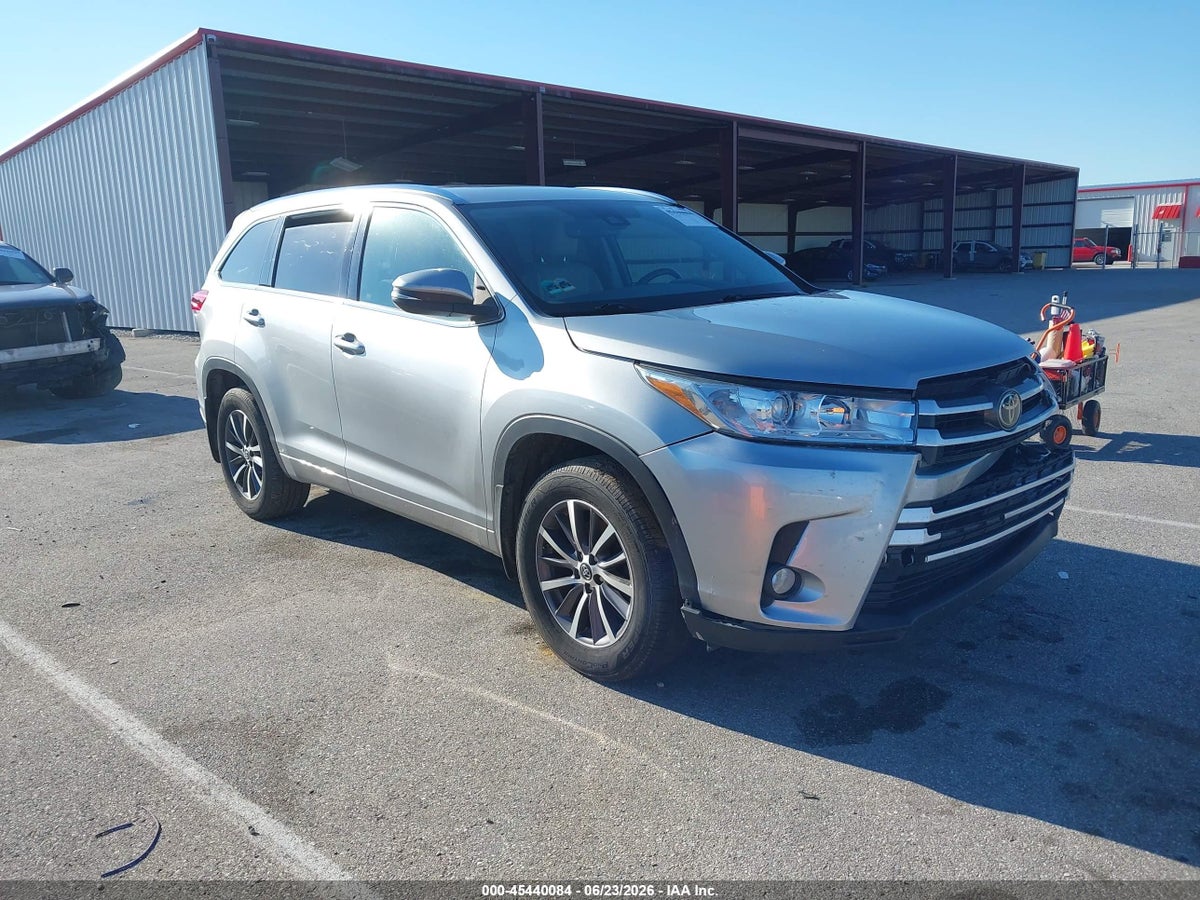 2017 TOYOTA HIGHLANDER XLE