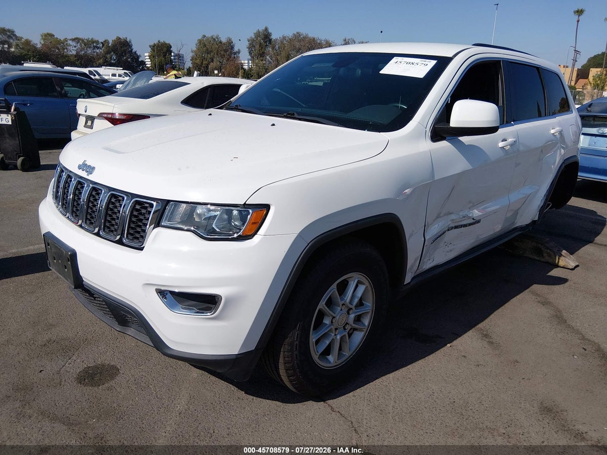 2019 JEEP GRAND CHEROKEE LAREDO 4X2 — снимка 2