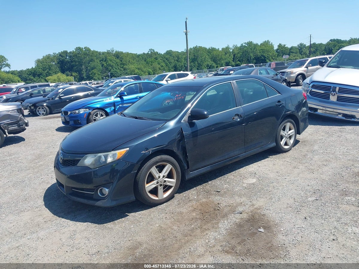 2014 TOYOTA CAMRY SE — снимка 2