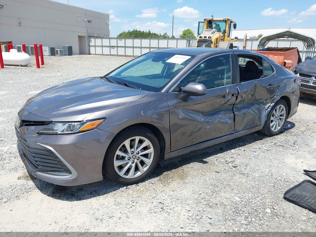 2021 TOYOTA CAMRY LE — снимка 2