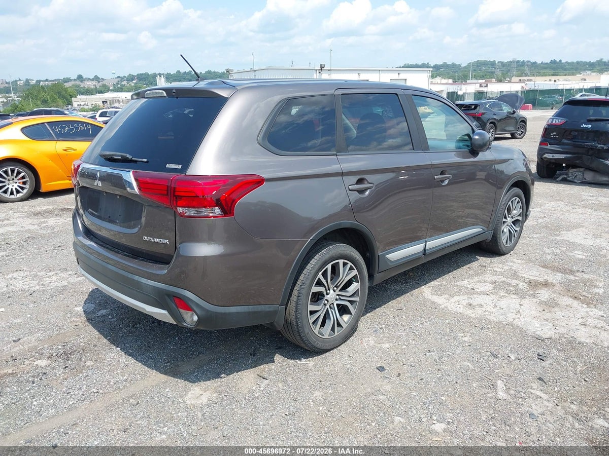 2016 MITSUBISHI OUTLANDER ES/SE/SEL — снимка 4