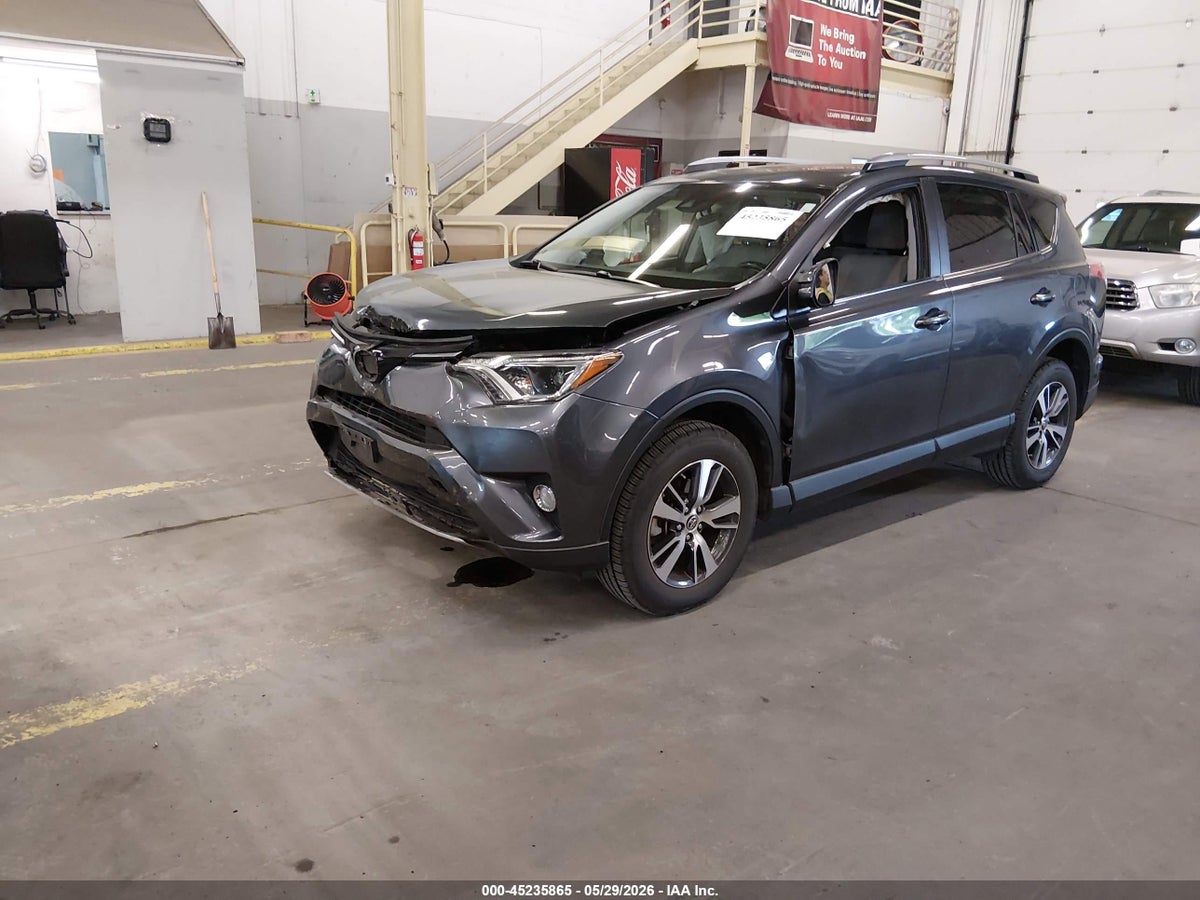 2018 TOYOTA RAV4 XLE — снимка 2