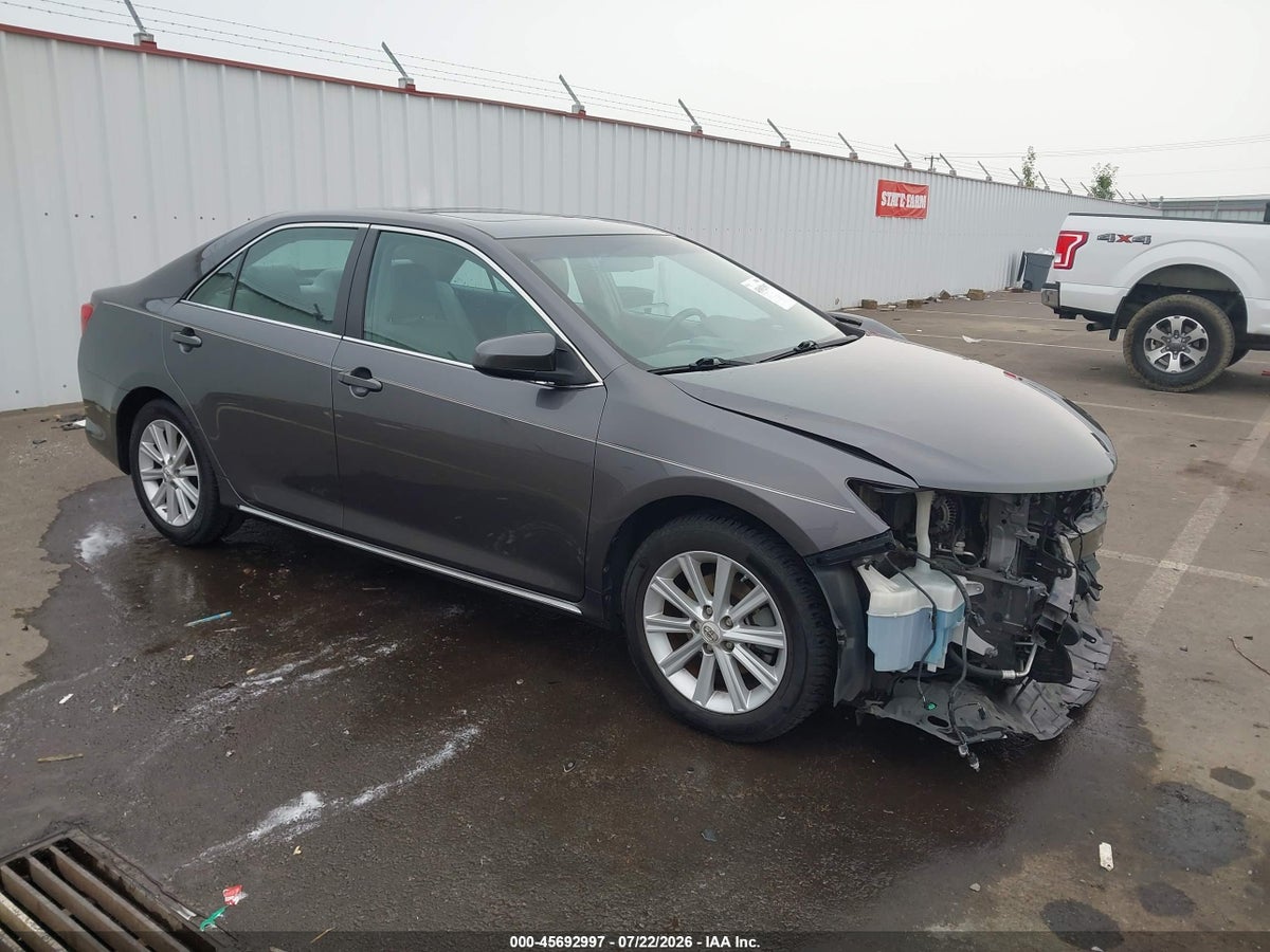 2013 TOYOTA CAMRY XLE