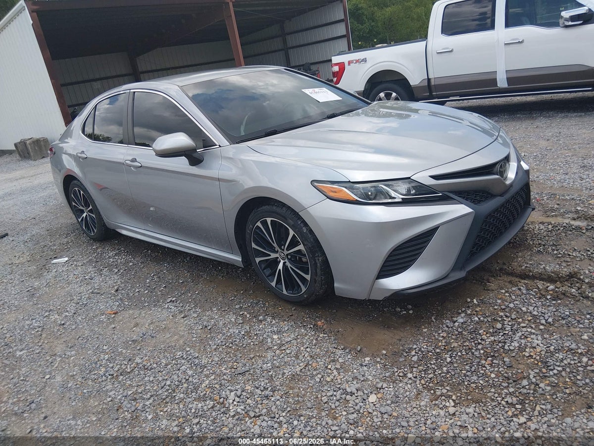 2018 TOYOTA CAMRY SE