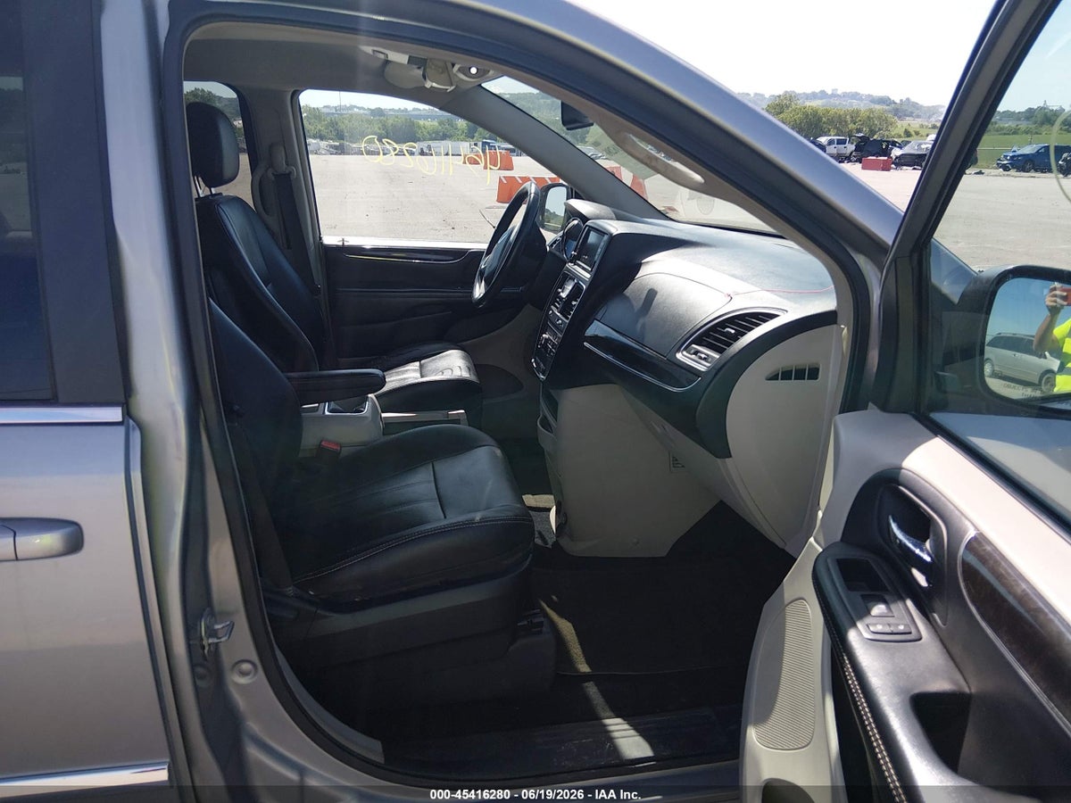 2016 CHRYSLER TOWN & COUNTRY TOURING — снимка 5