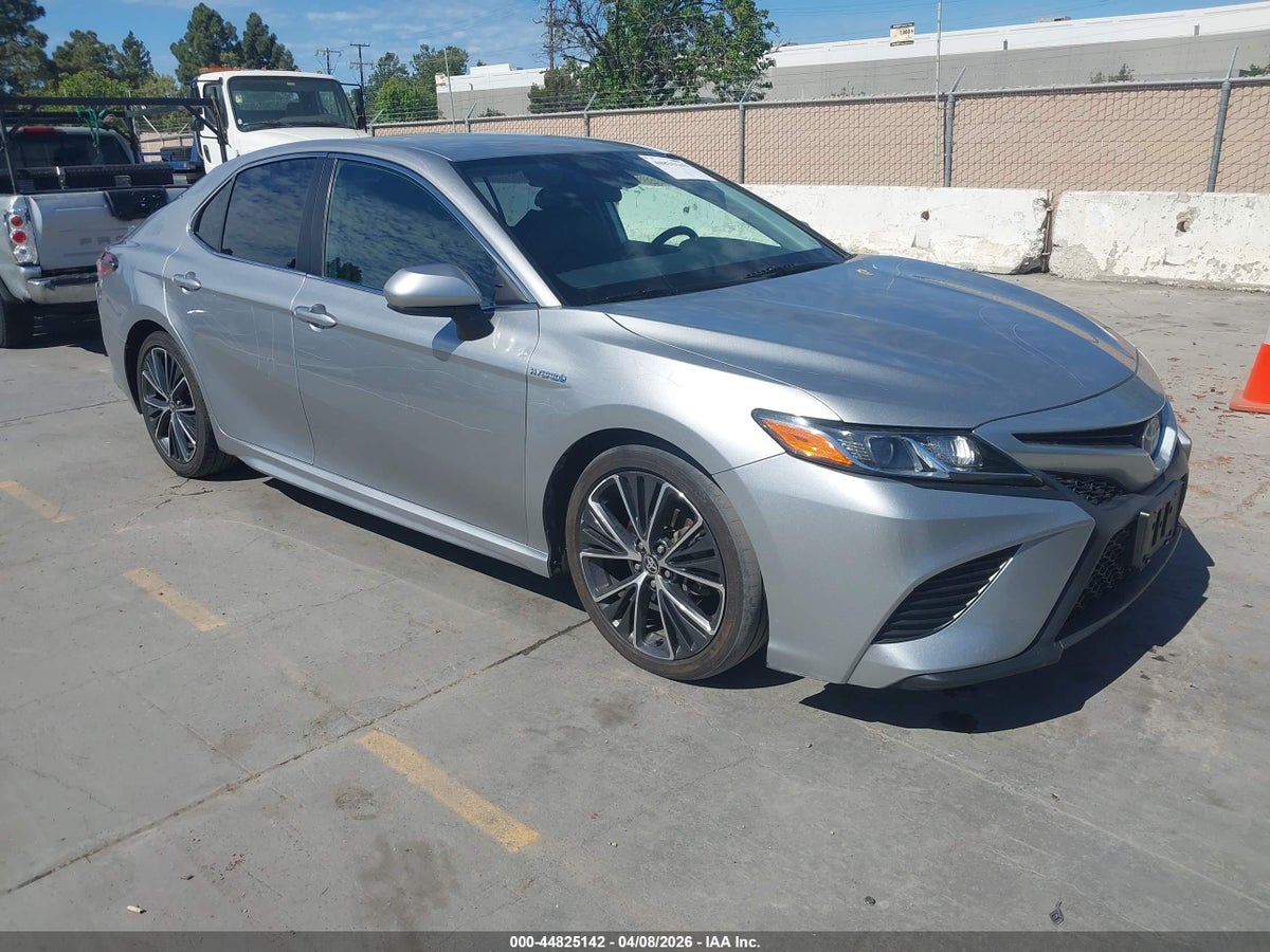 2019 TOYOTA CAMRY HYBRID SE