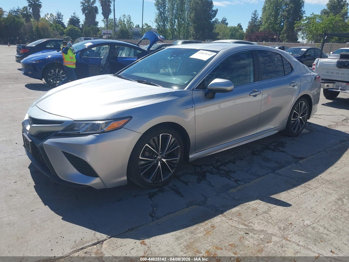 2019 TOYOTA CAMRY HYBRID SE — снимка 2