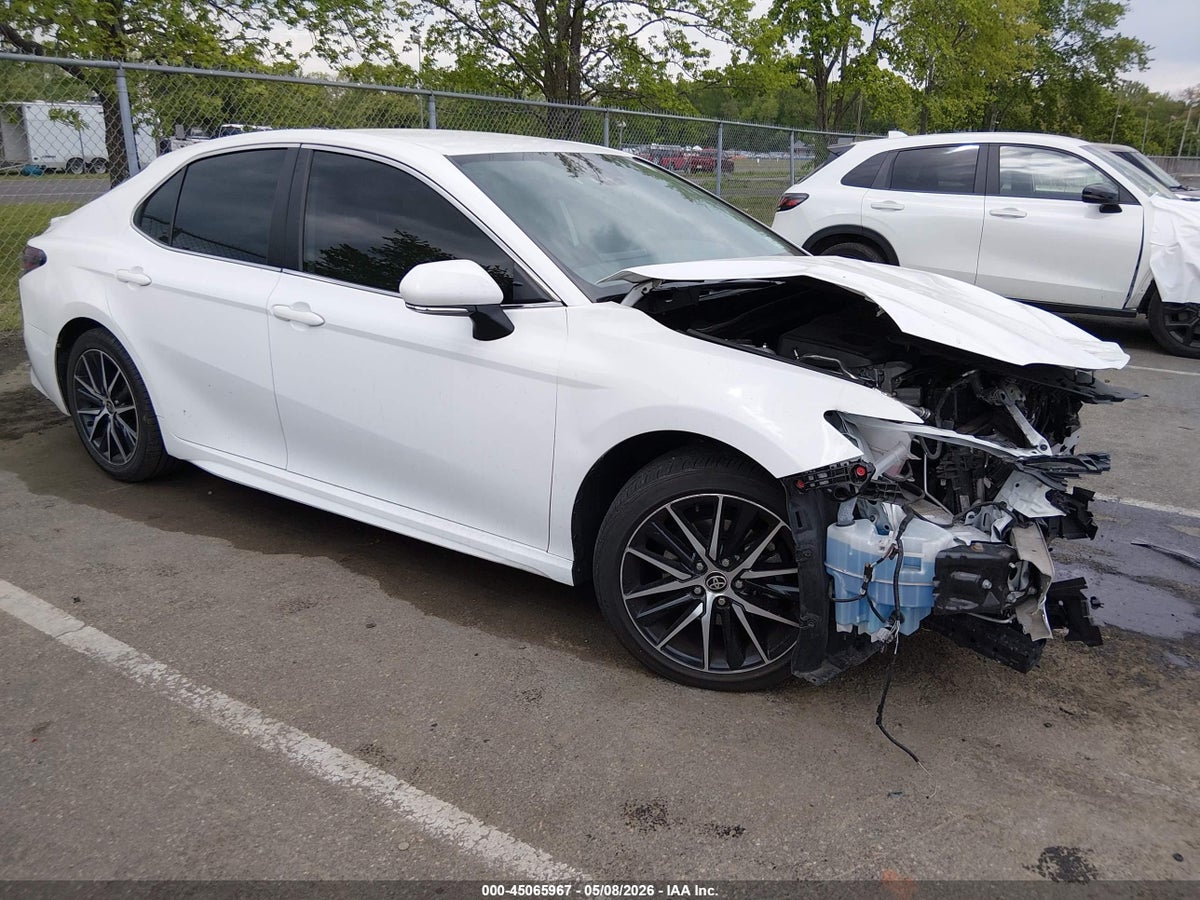 2022 TOYOTA CAMRY SE