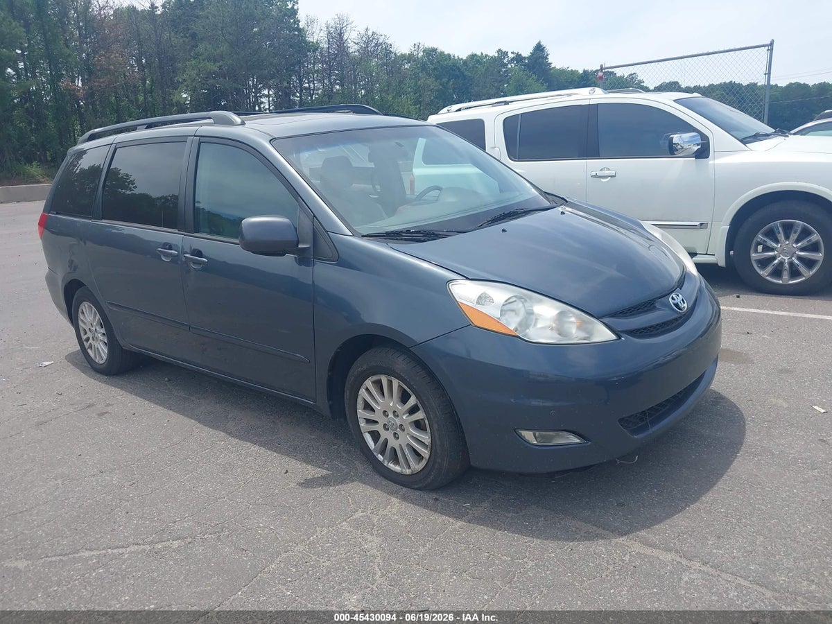 2010 TOYOTA SIENNA XLE