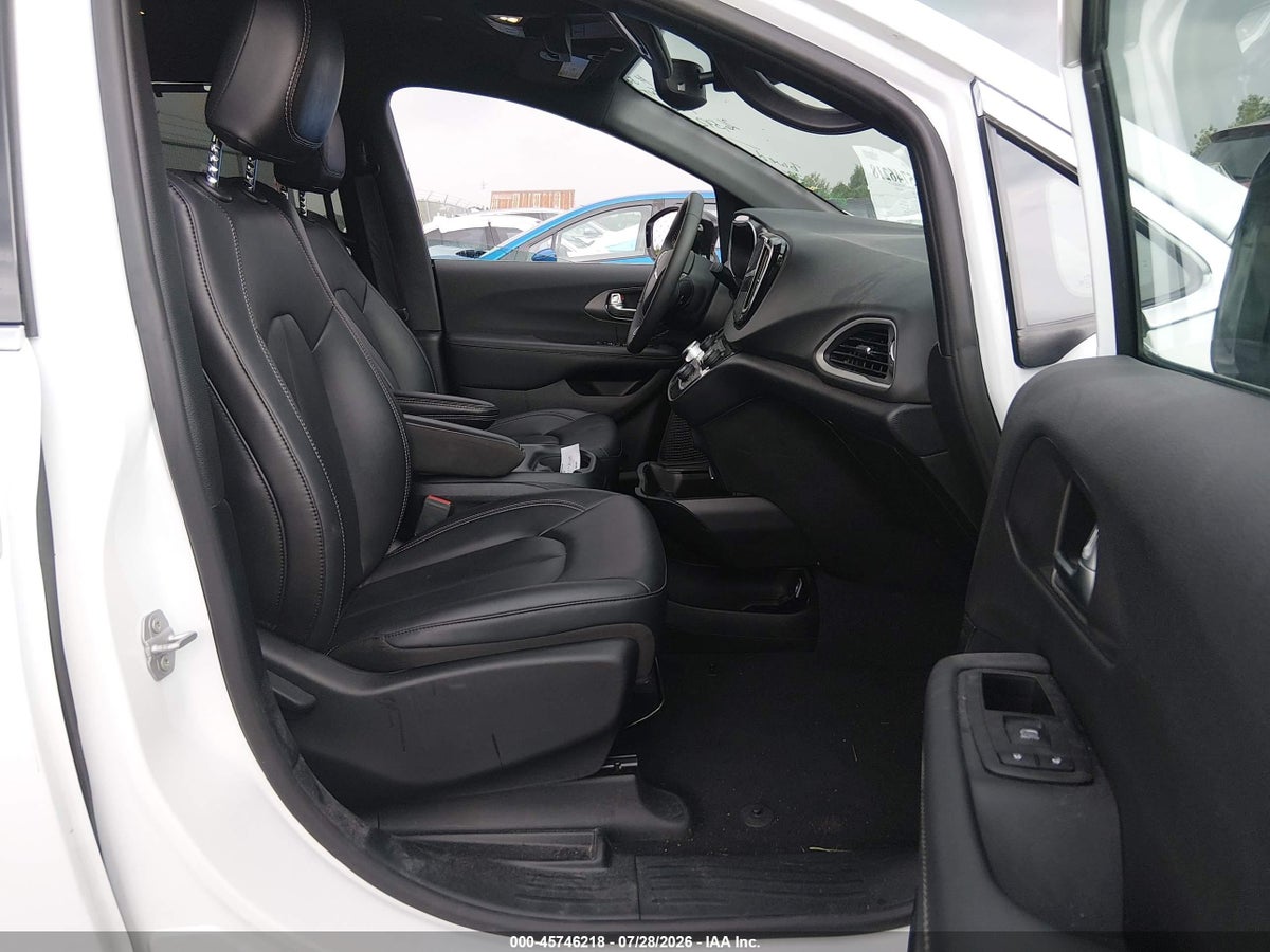 2026 CHRYSLER PACIFICA SELECT — снимка 5