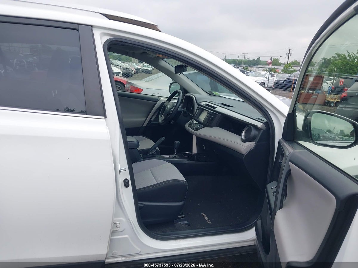 2016 TOYOTA RAV4 XLE — снимка 5
