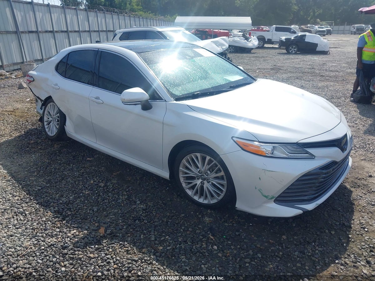 2019 TOYOTA CAMRY XLE