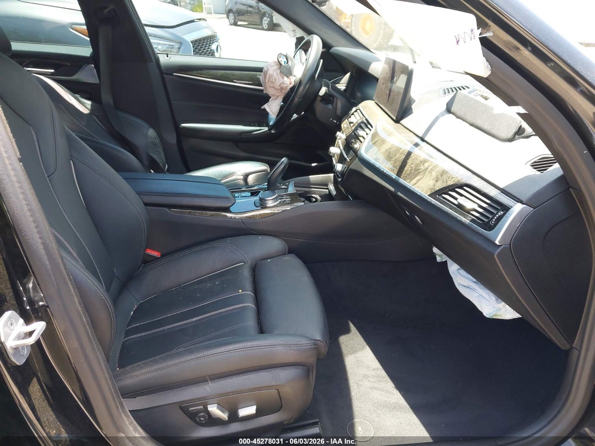 2021 BMW 540I — снимка 5