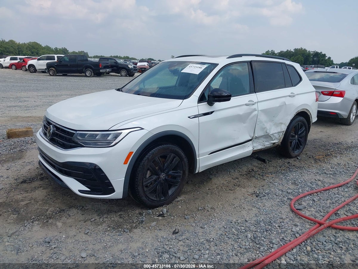 2022 VOLKSWAGEN TIGUAN 2.0T SE R-LINE BLACK — снимка 2