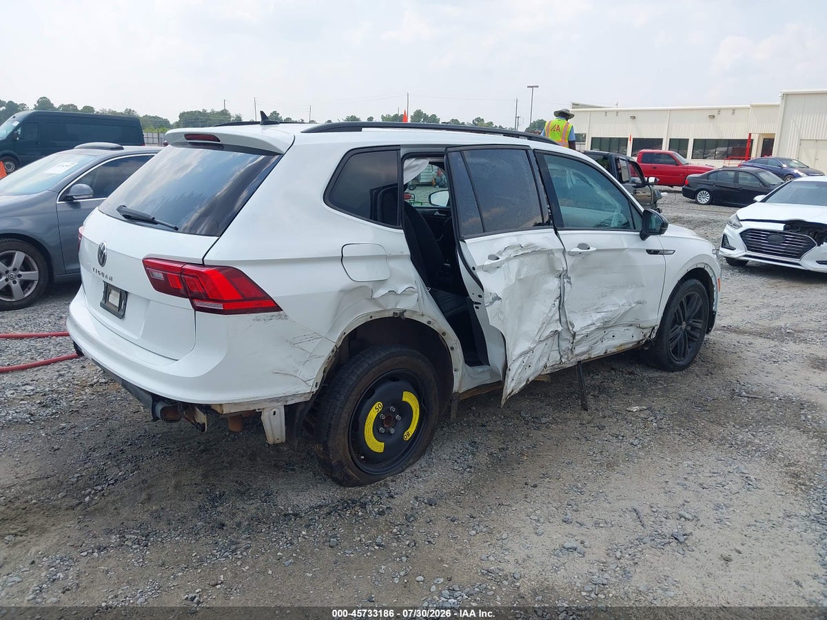 2022 VOLKSWAGEN TIGUAN 2.0T SE R-LINE BLACK — снимка 4