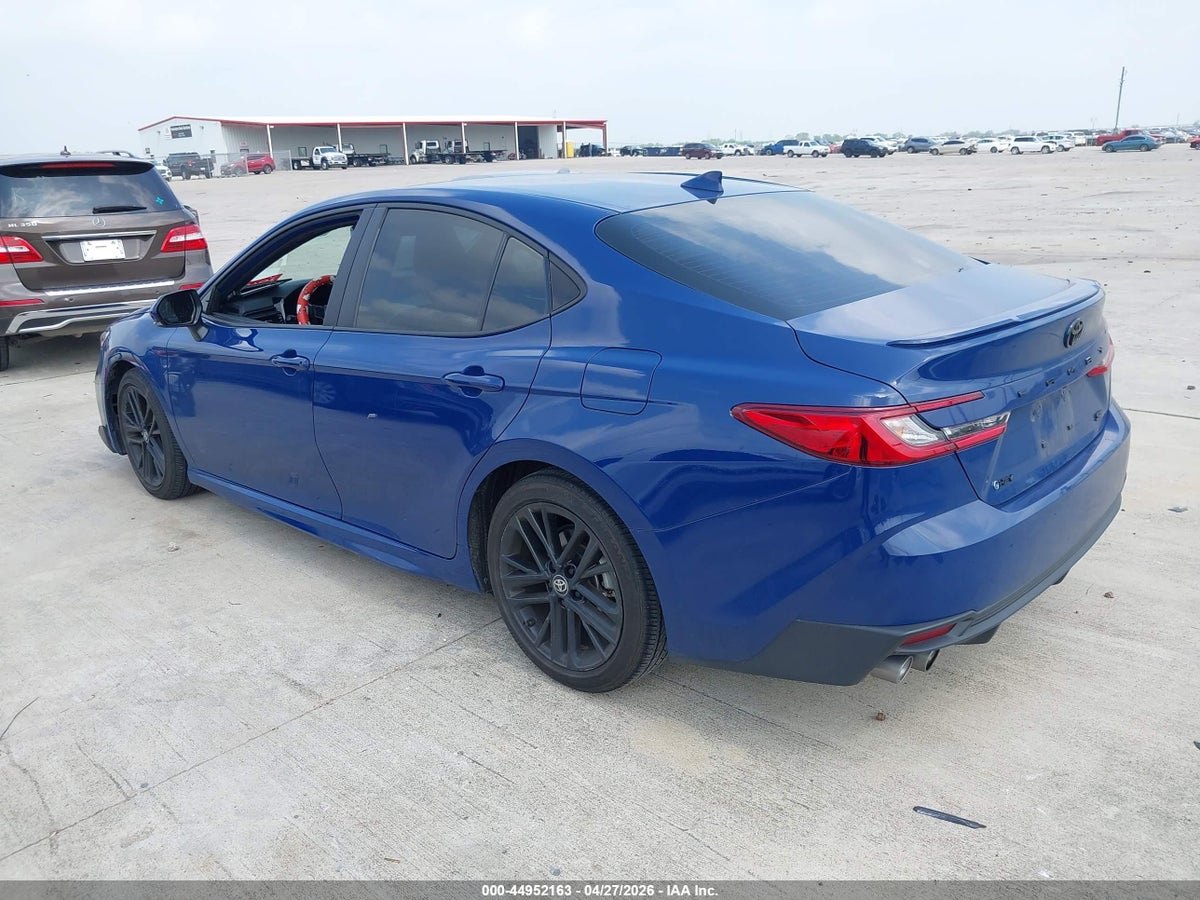 2025 TOYOTA CAMRY SE — снимка 3