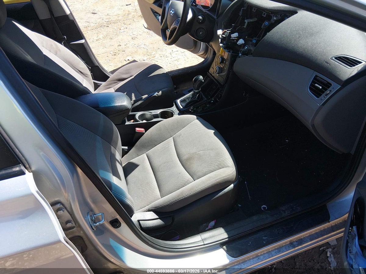 2016 HYUNDAI ELANTRA SE — снимка 5