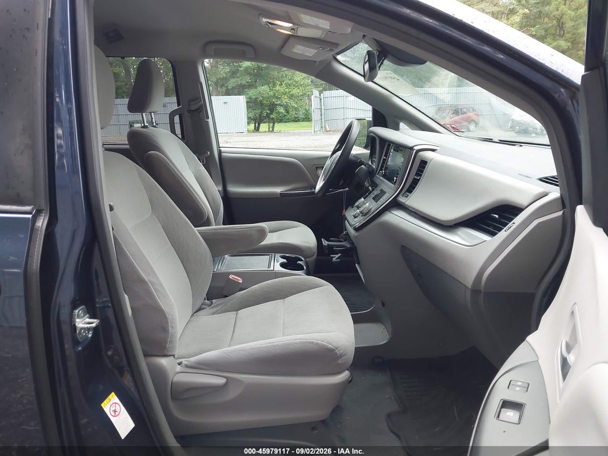 2019 TOYOTA SIENNA LE 8 PASSENGER — снимка 5