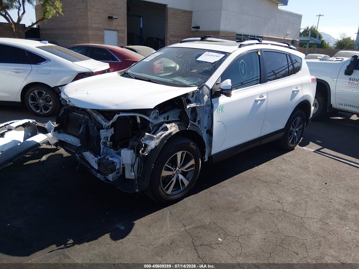 2018 TOYOTA RAV4 XLE — снимка 2