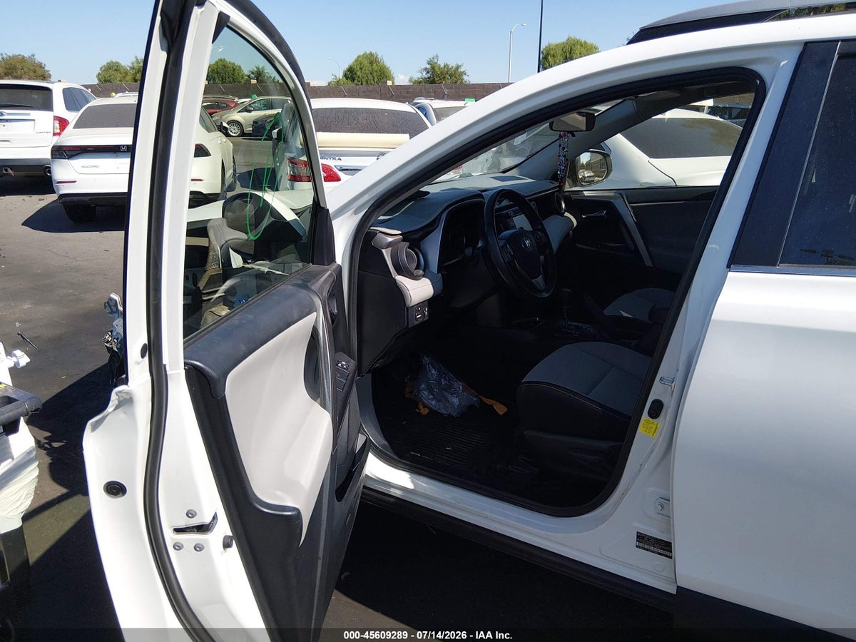 2018 TOYOTA RAV4 XLE — снимка 5