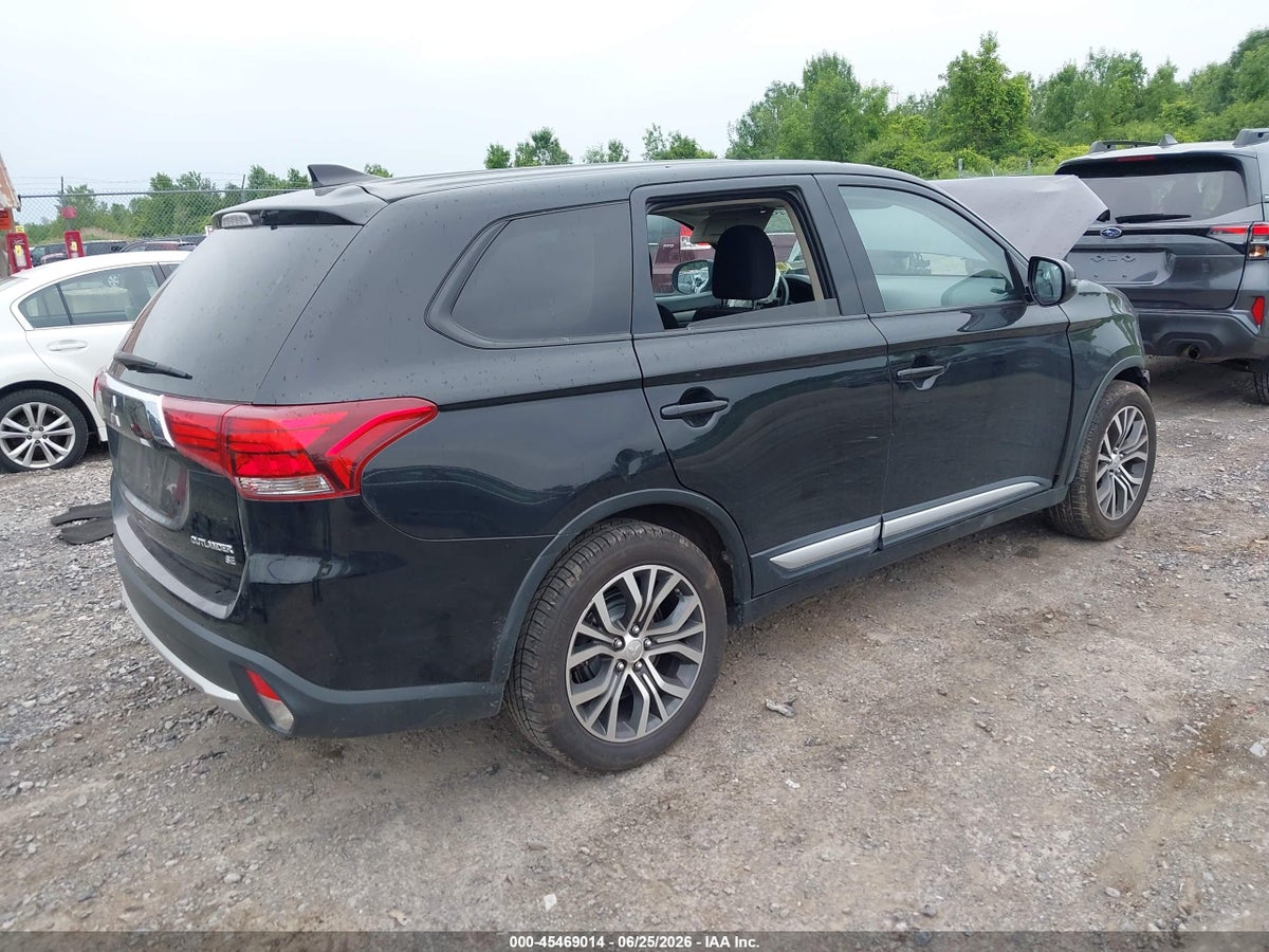 2017 MITSUBISHI OUTLANDER SE/SEL — снимка 4