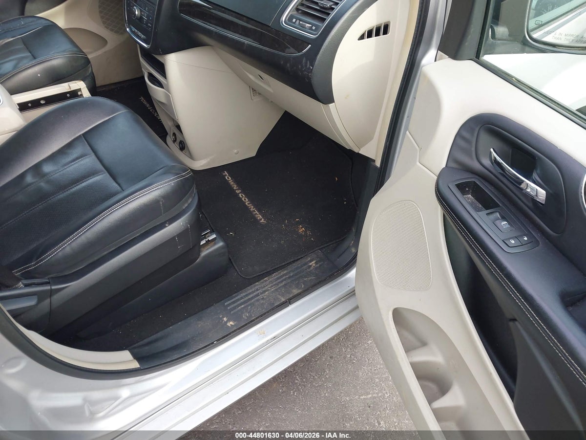 2012 CHRYSLER TOWN & COUNTRY TOURING — снимка 5