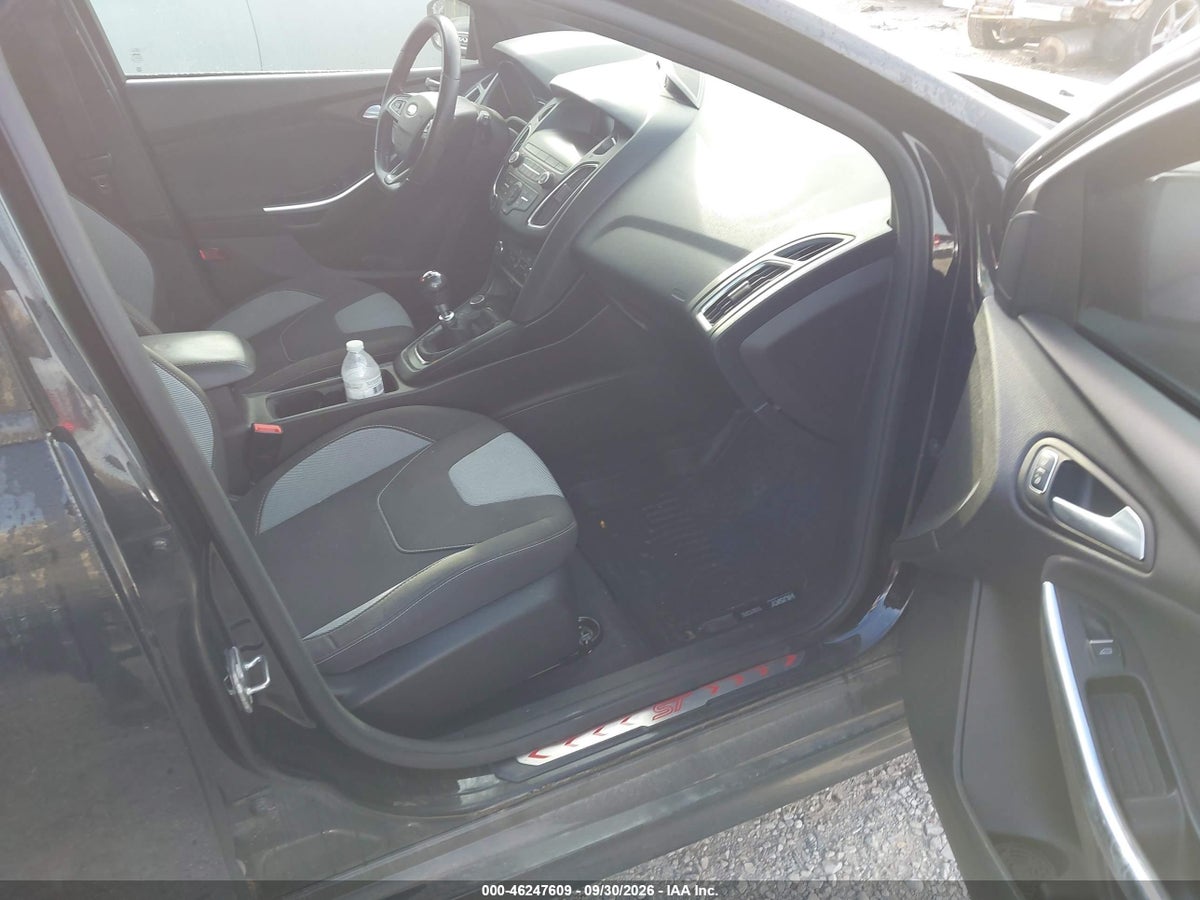 2018 FORD FOCUS ST — photo 5