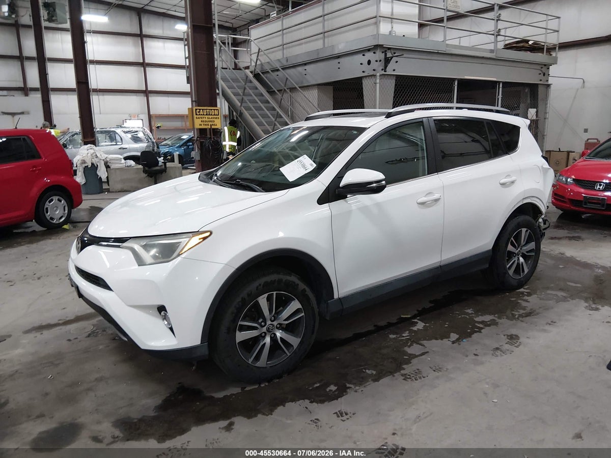 2017 TOYOTA RAV4 XLE — снимка 2