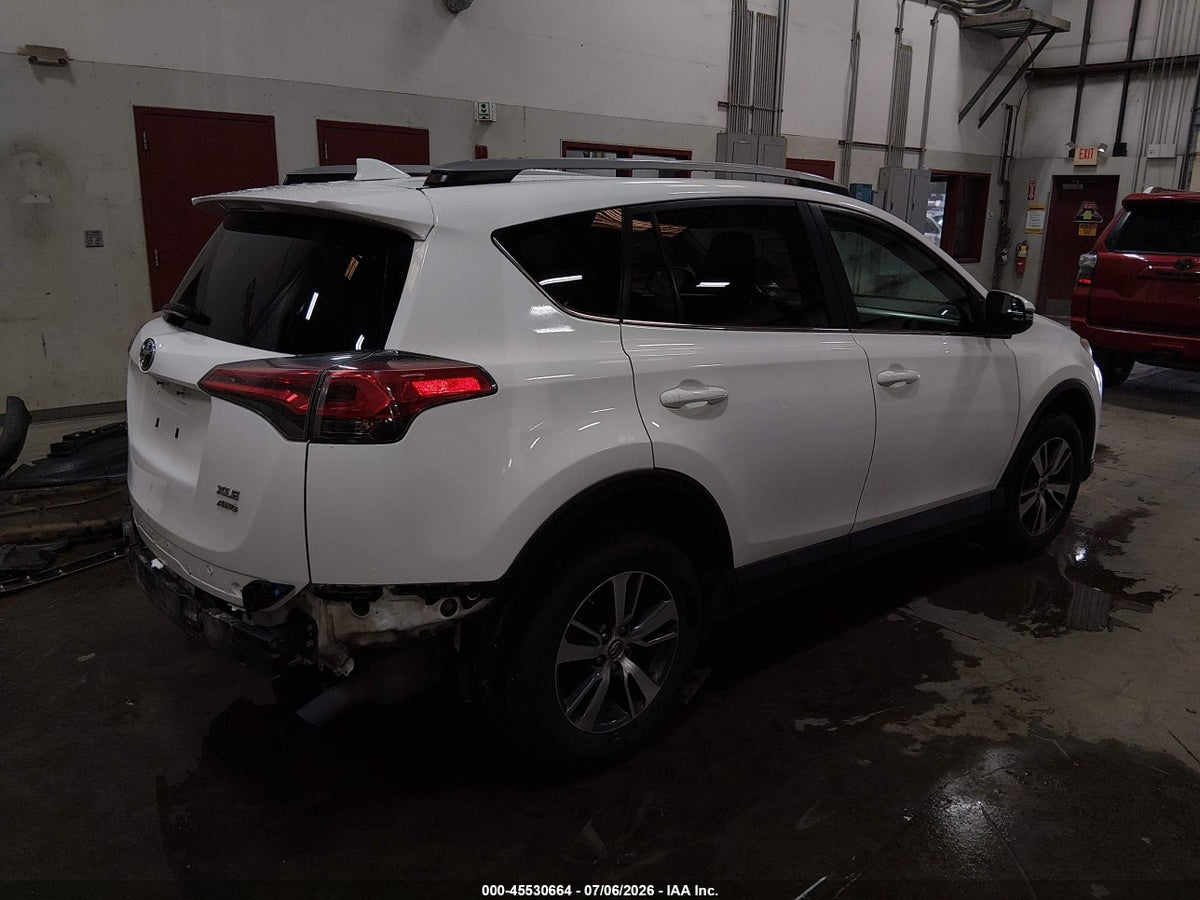 2017 TOYOTA RAV4 XLE — снимка 4