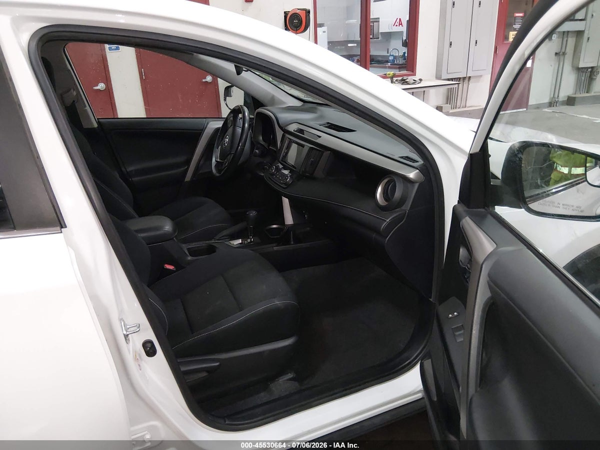 2017 TOYOTA RAV4 XLE — снимка 5