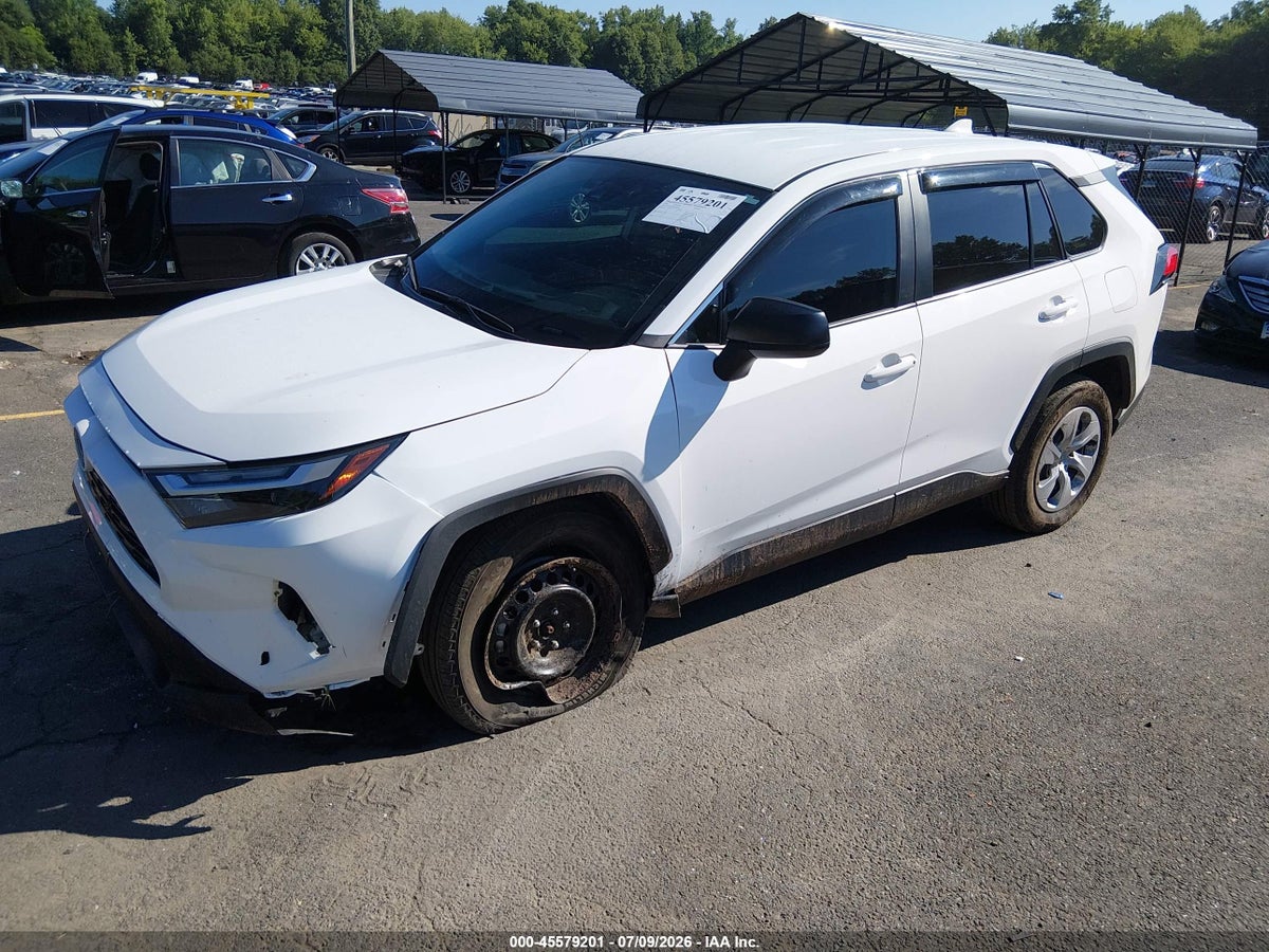 2024 TOYOTA RAV4 LE — снимка 2