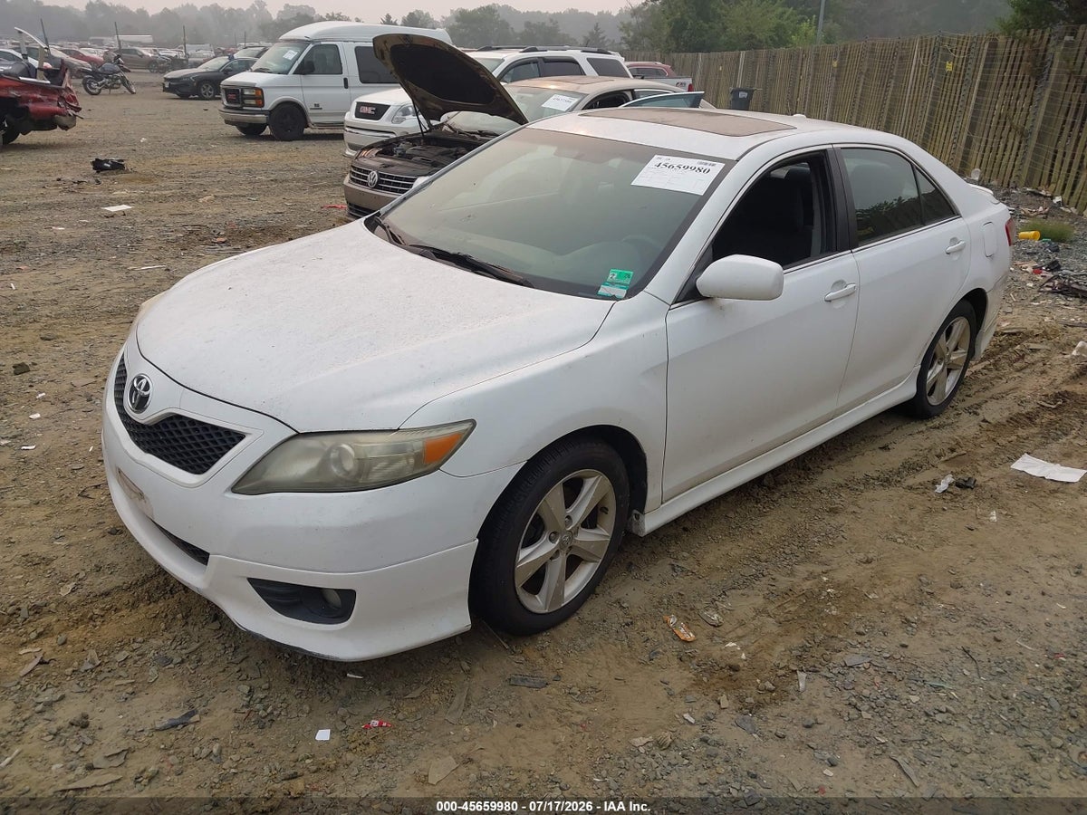 2011 TOYOTA CAMRY SE — снимка 2