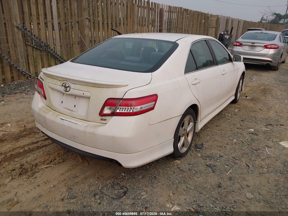 2011 TOYOTA CAMRY SE — снимка 4