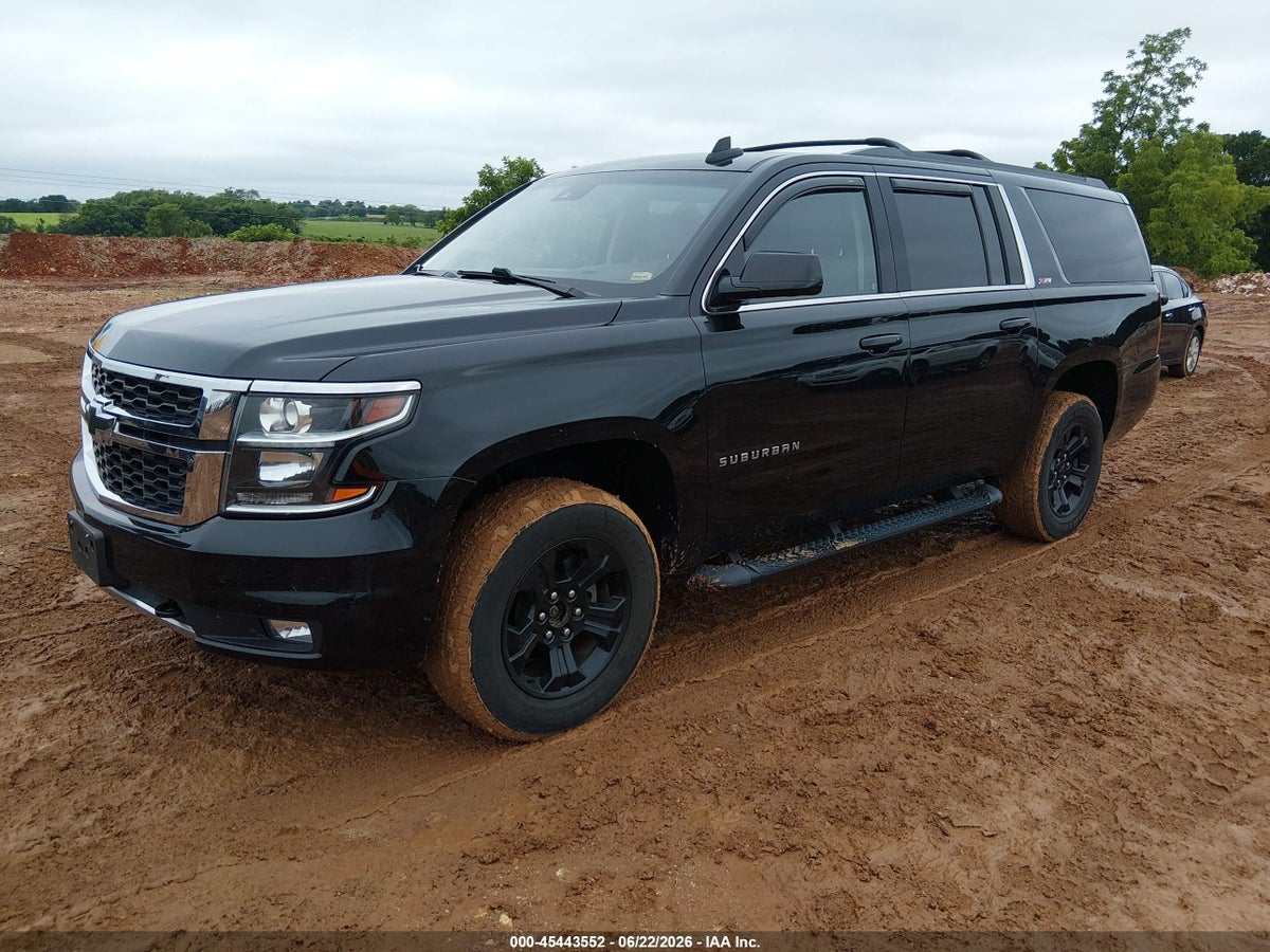 2017 CHEVROLET SUBURBAN LT — снимка 2