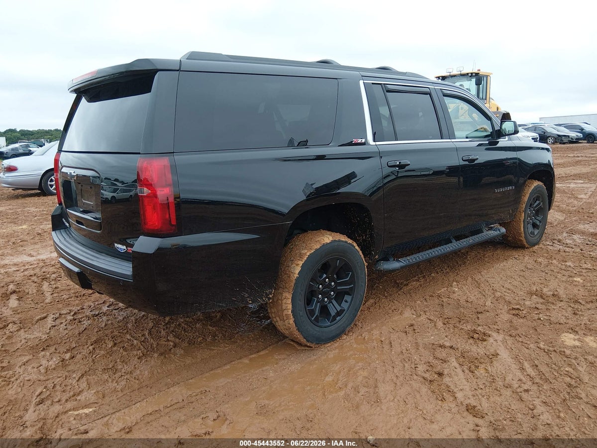 2017 CHEVROLET SUBURBAN LT — снимка 4