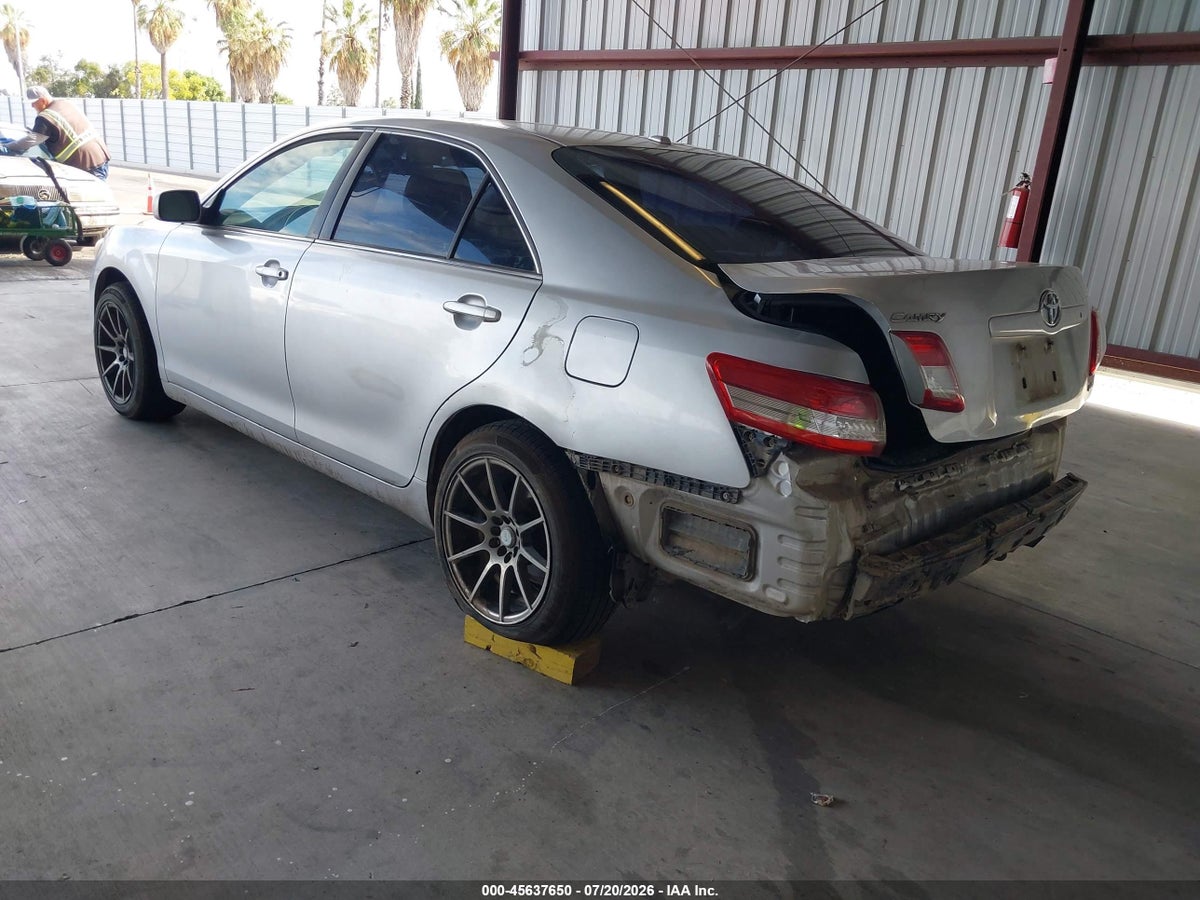 2010 TOYOTA CAMRY LE — снимка 3