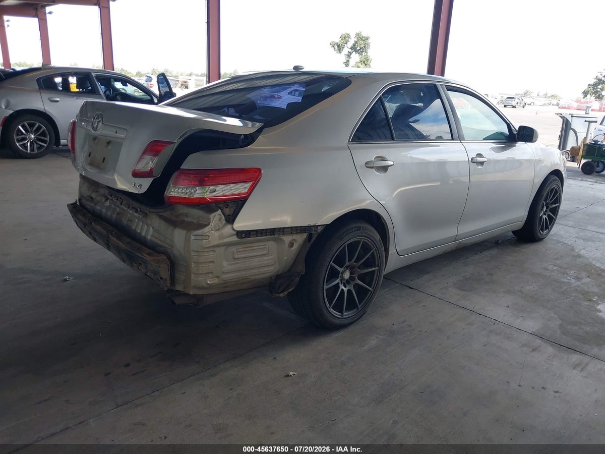 2010 TOYOTA CAMRY LE — снимка 4