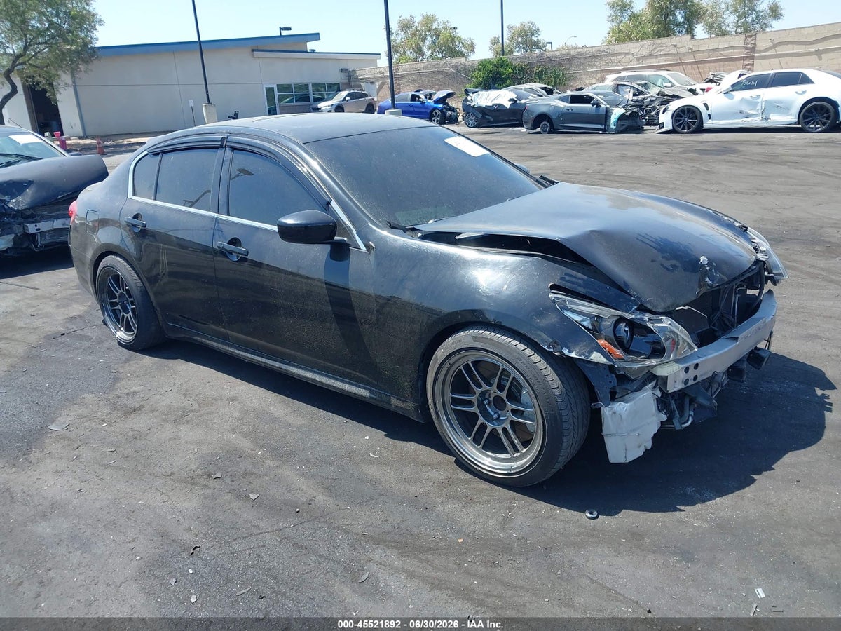 2013 INFINITI G37 JOURNEY