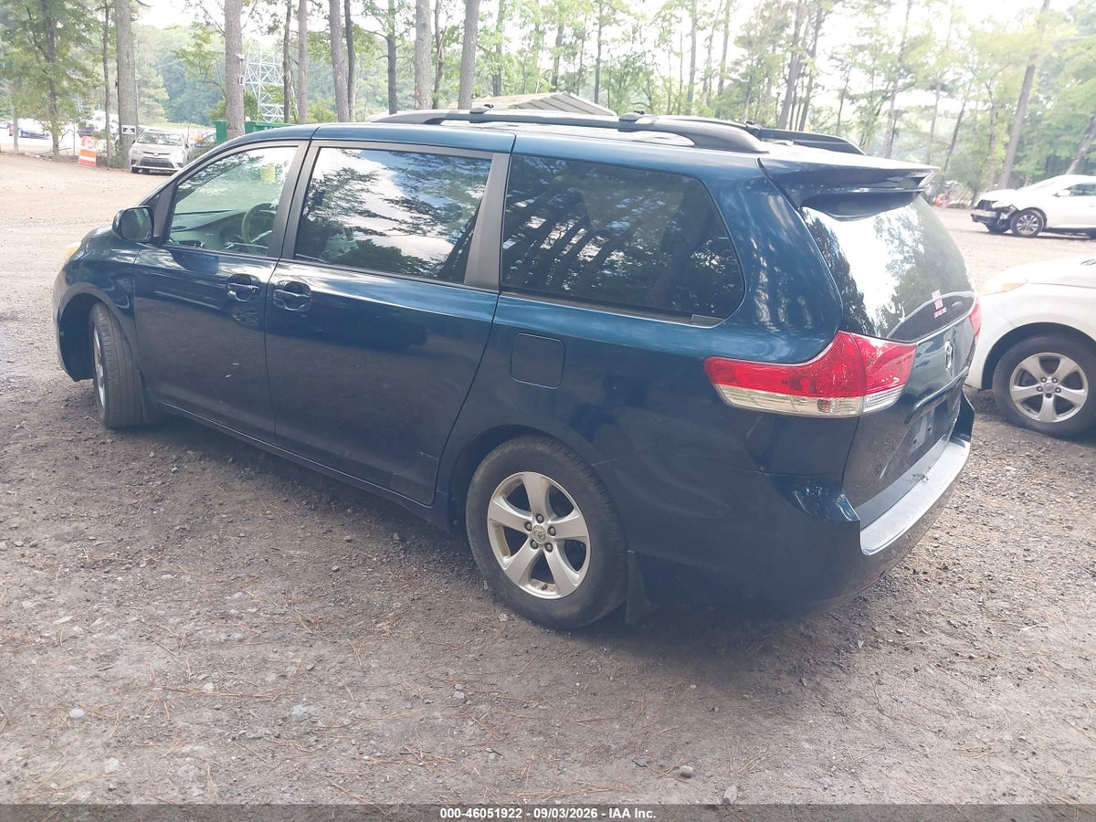 2011 TOYOTA SIENNA LE V6 — снимка 3