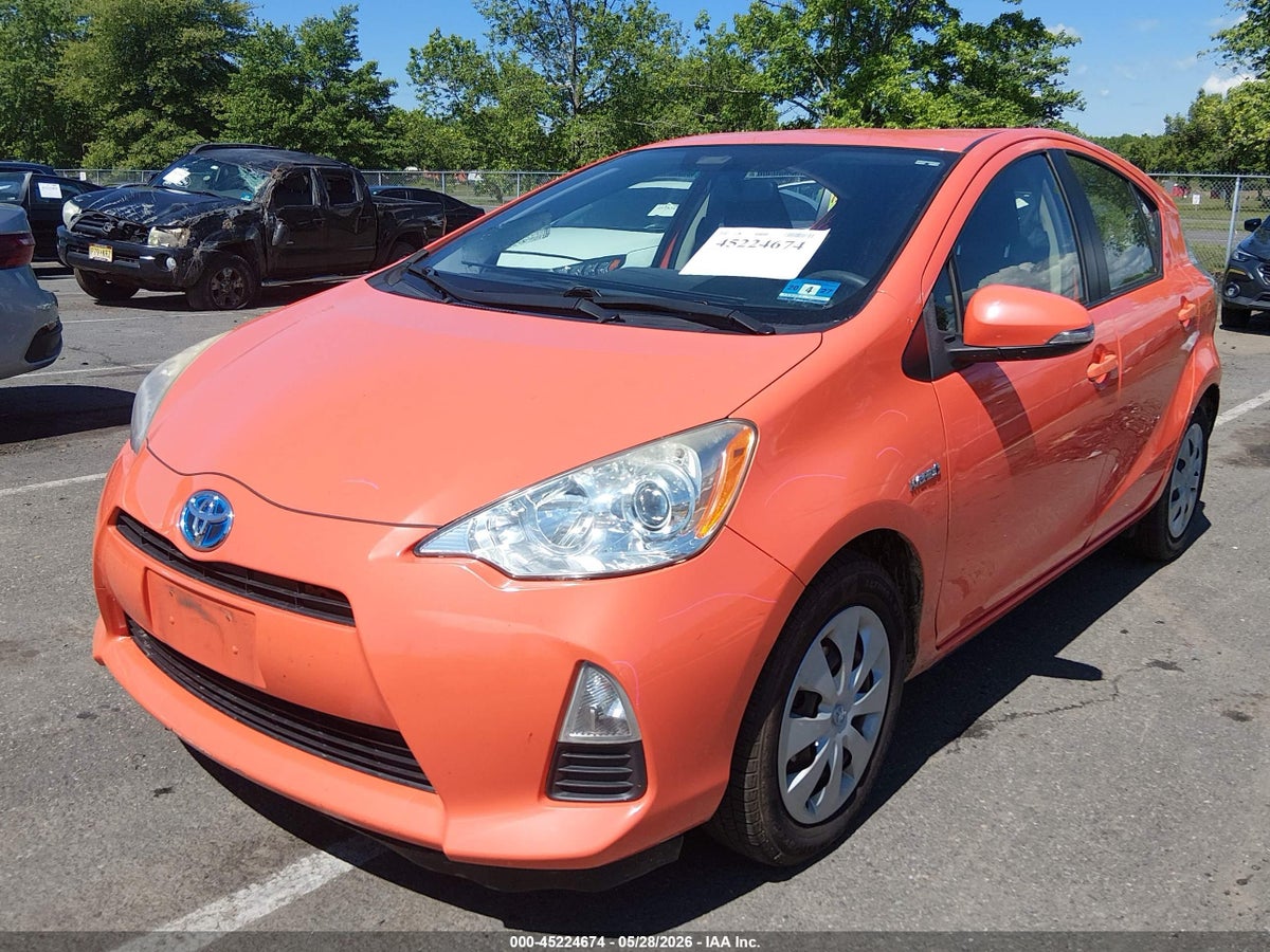 2014 TOYOTA PRIUS C TWO — снимка 2