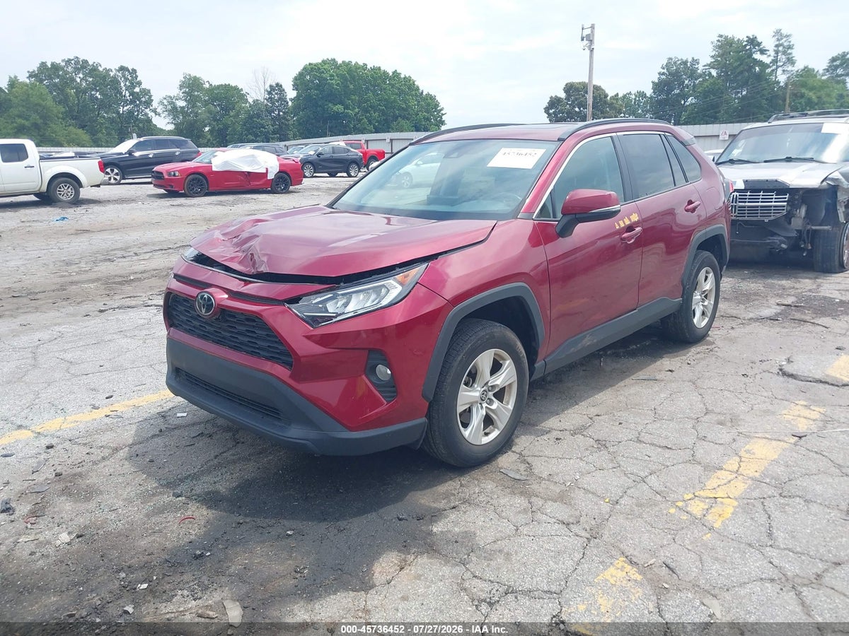 2021 TOYOTA RAV4 XLE — снимка 2