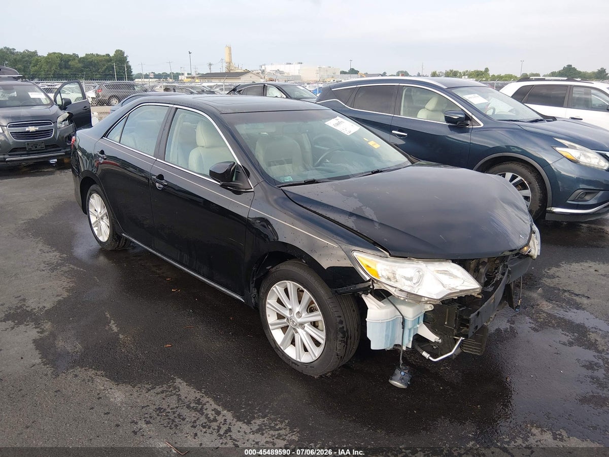 2013 TOYOTA CAMRY XLE V6