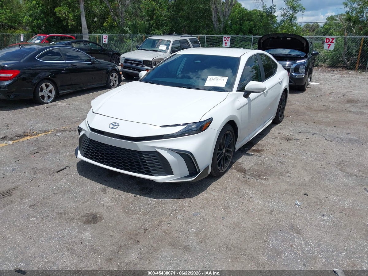 2026 TOYOTA CAMRY SE — снимка 2