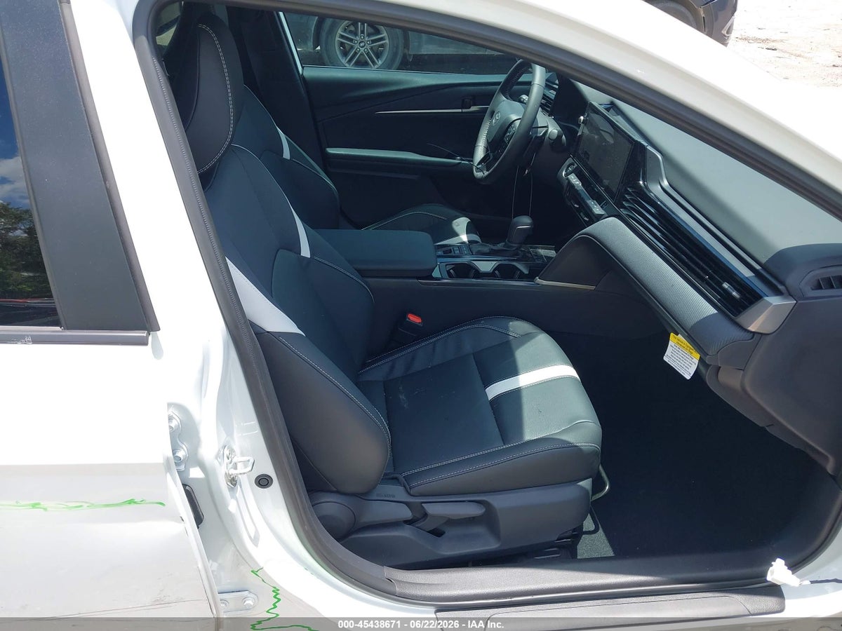 2026 TOYOTA CAMRY SE — снимка 5