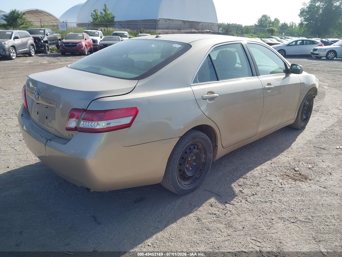 2010 TOYOTA CAMRY LE — снимка 4