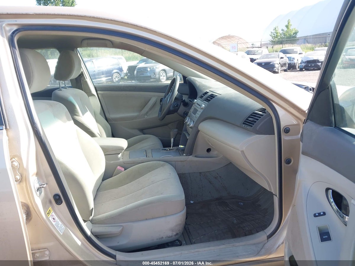 2010 TOYOTA CAMRY LE — снимка 5