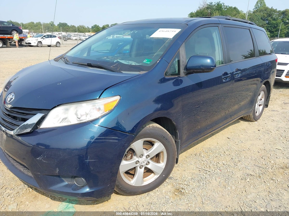 2012 TOYOTA SIENNA LE V6 8 PASSENGER — снимка 2