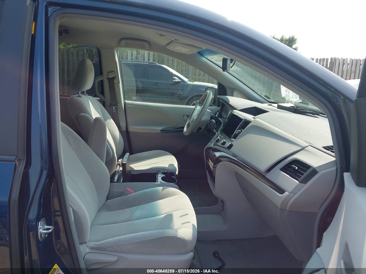 2012 TOYOTA SIENNA LE V6 8 PASSENGER — снимка 5