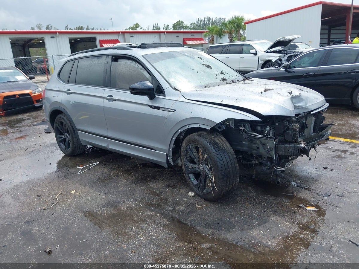2023 VOLKSWAGEN TIGUAN 2.0T SE R-LINE BLACK