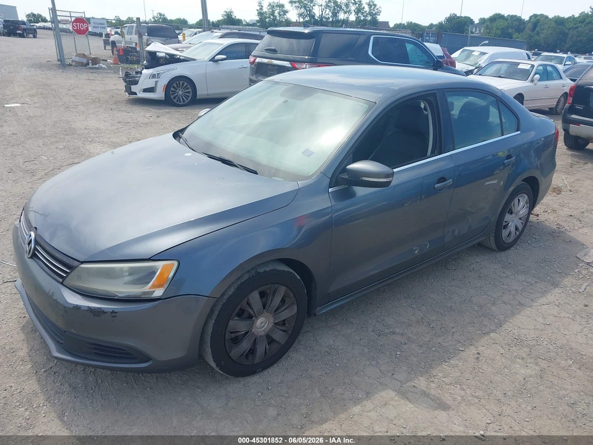 2013 VOLKSWAGEN JETTA 2.5L SE — снимка 2